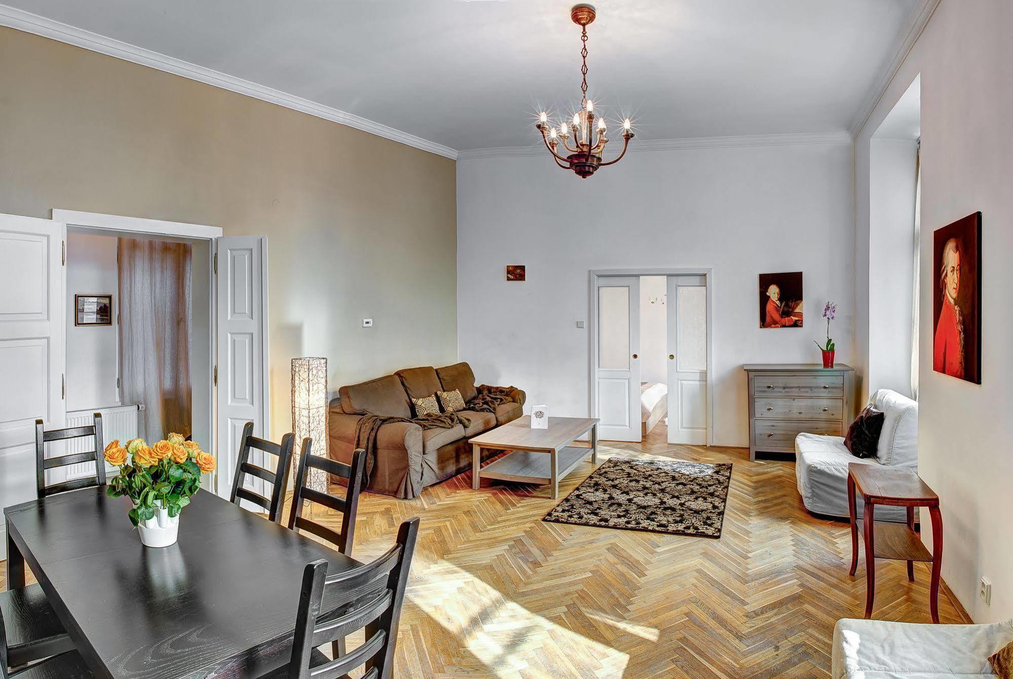 Abc Suites Praga Esterno foto