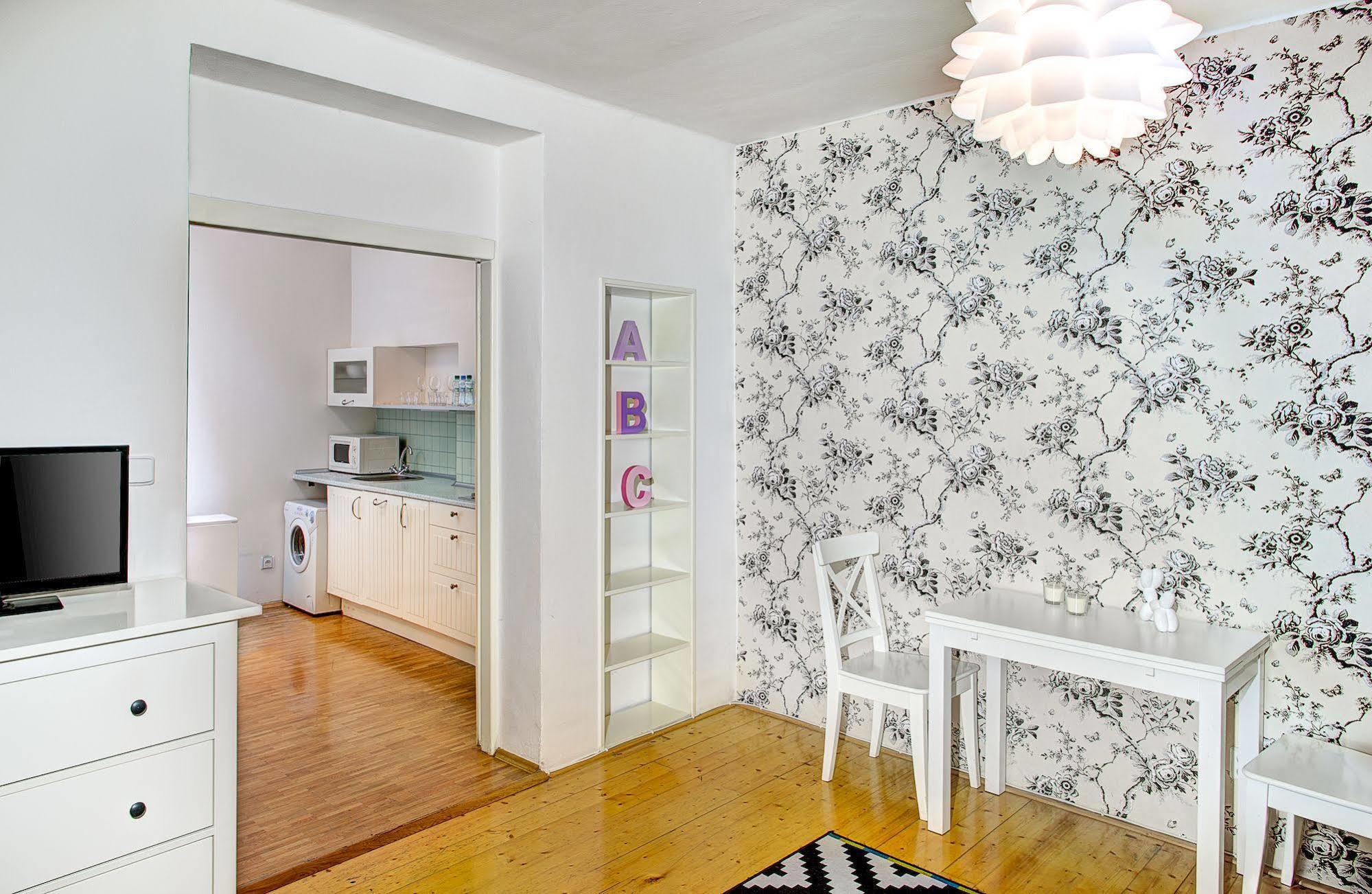 Abc Suites Praga Esterno foto