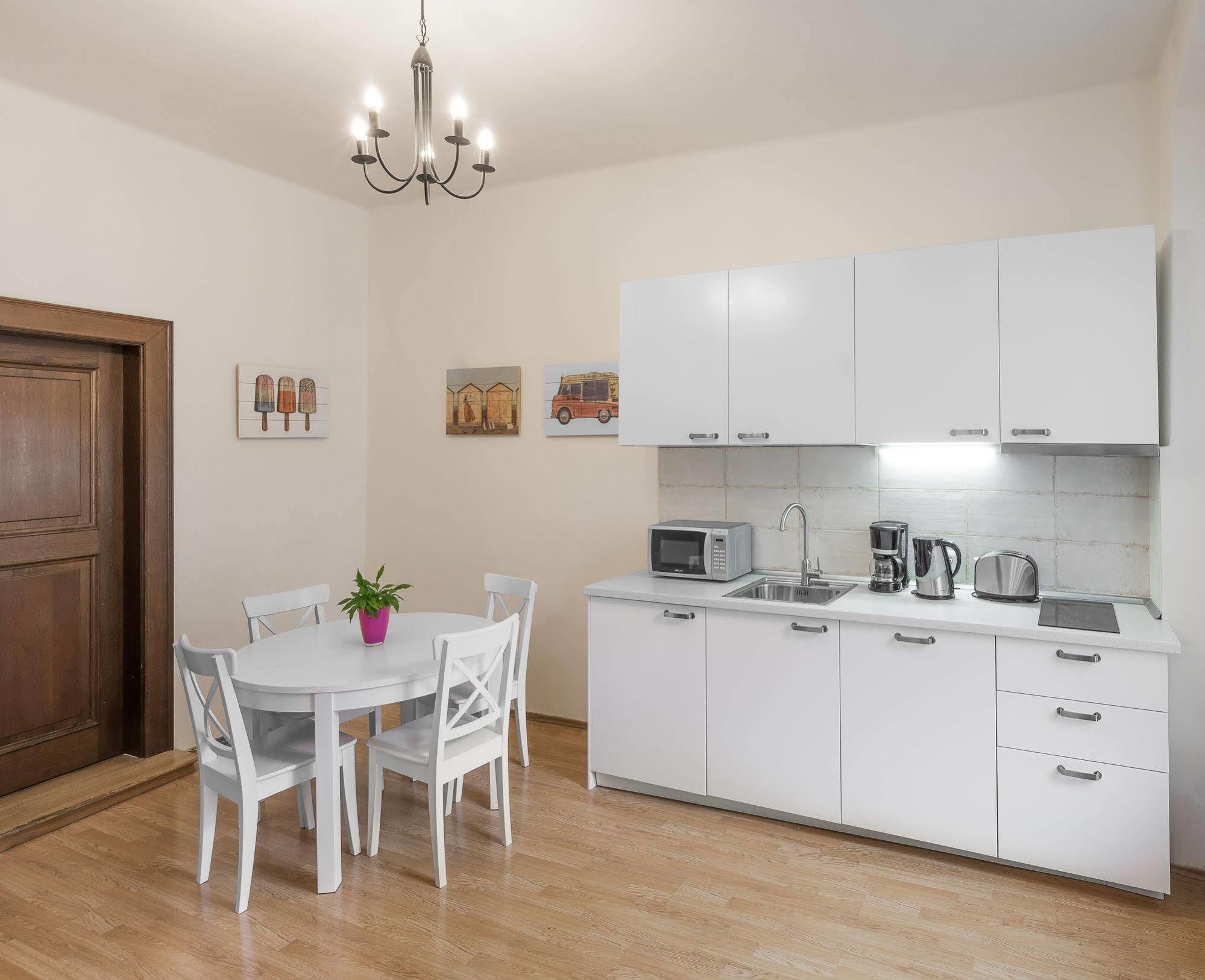 Abc Suites Praga Esterno foto